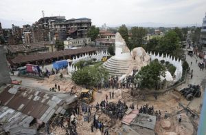 Omaggio a Katmandu -Crollata a Kathmandu storica torre patrimonio Unesco