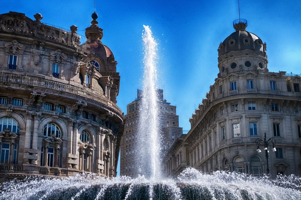 Piazza con palazzi barocchi e fontane nel centro storico di Genova