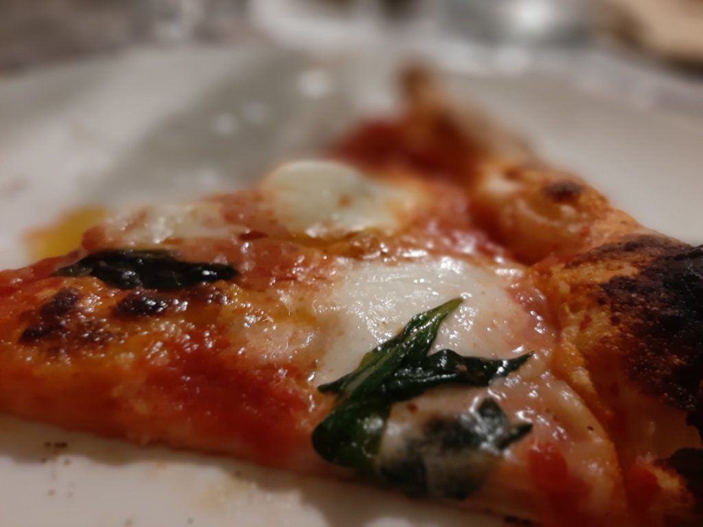 La pizza di Giovanni Santarpia torna a Firenze -uno spicchio di margherita