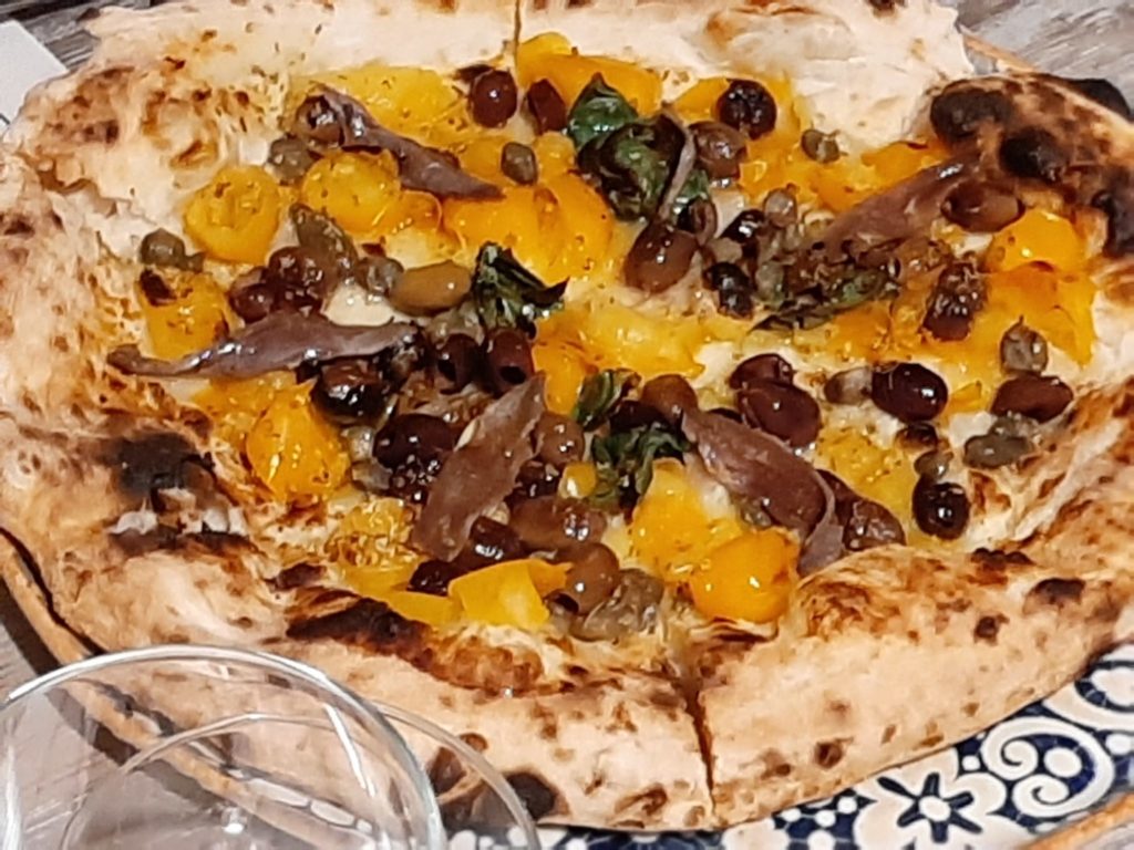 La pizza di Giovanni Santarpia torna a Firenze - pizza marinara gialla
