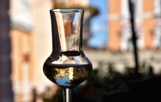 Bicchiere da grappa - Foto di Andrea Som da Pixabay