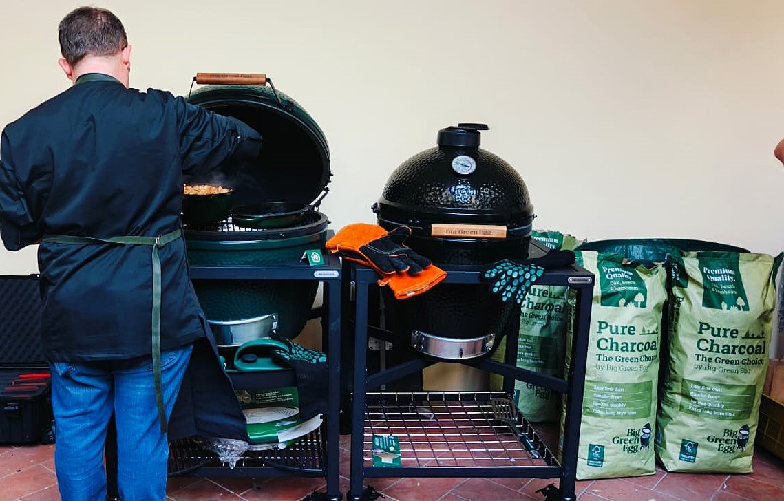 Big Green Egg foto di R.Capanni